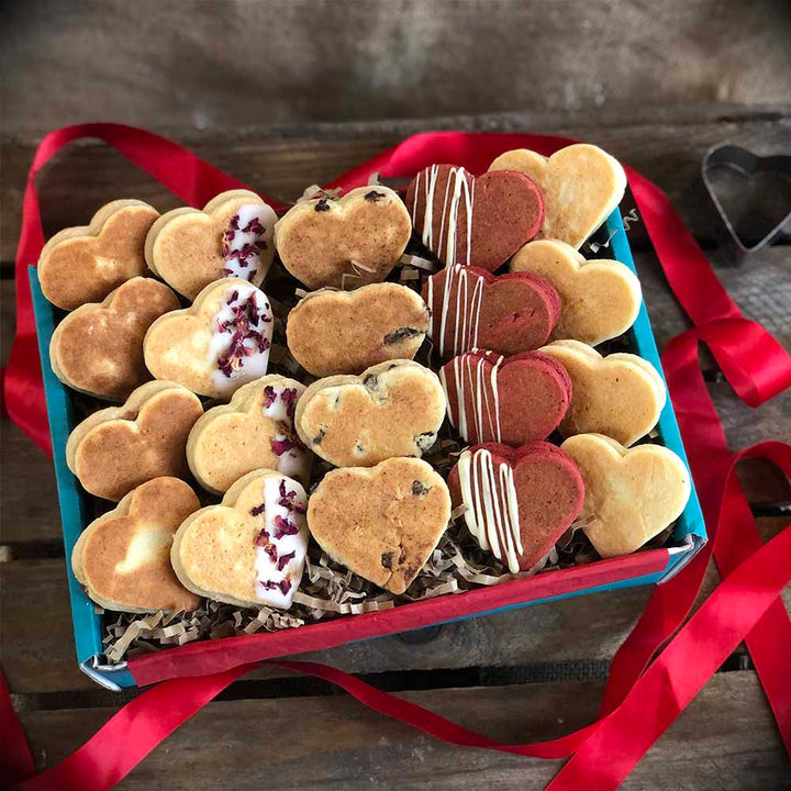 Valentines Day Gift Box Dydd Santes Dwynwen Gift Box. Handmade Welsh Cakes from MamGu Welsh Cakes in Pembrokeshire Wales.