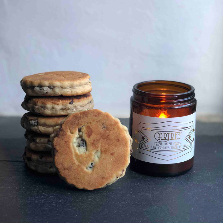 MamGu Welshcakes Welsh Cake scented candle and traditional welsh cakes gift box